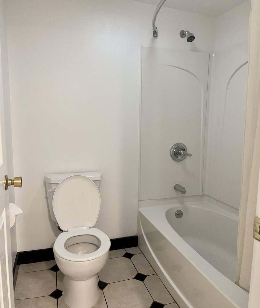 King Suite - Photo 2