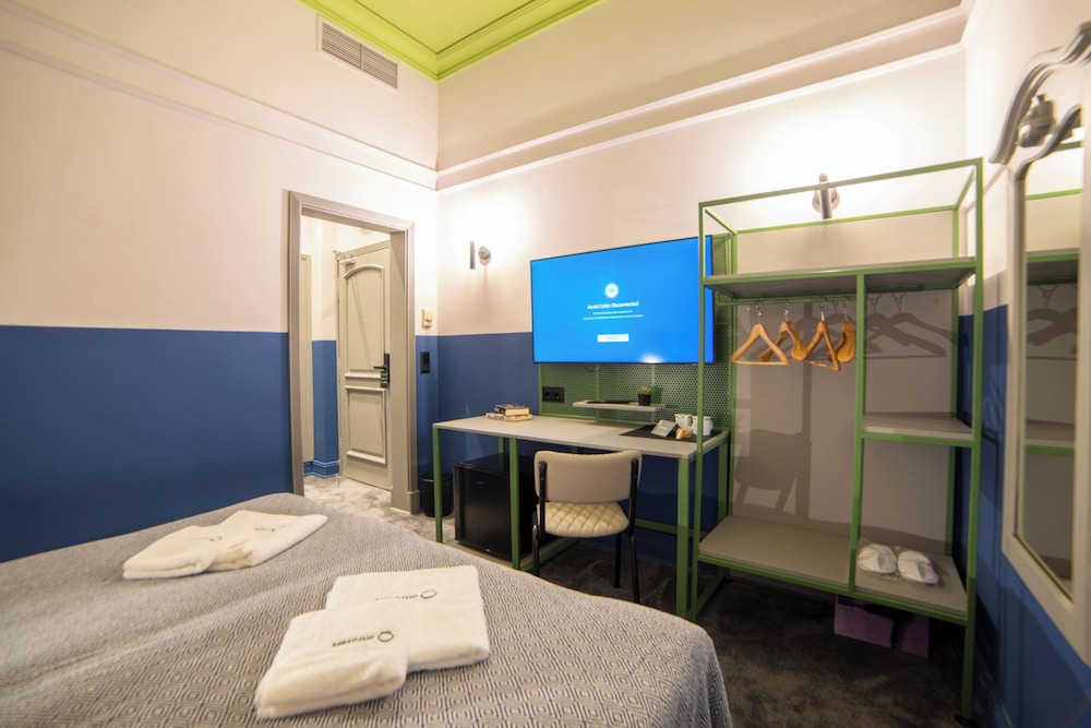 Economy Twin Room photo 1