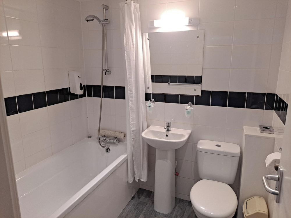 Double or Twin Executive Room - Photo 5