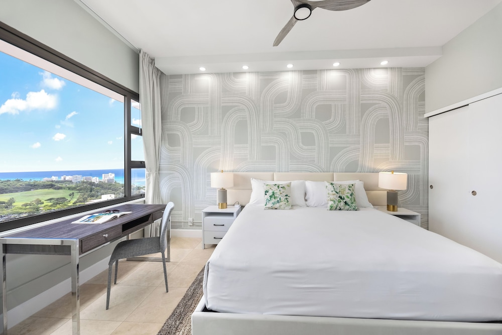 Premium Remodeled Condo with Ocean View and Parking: Premium Condo, 1 Bedroom, Air conditioning, Ocean View (0178) photo