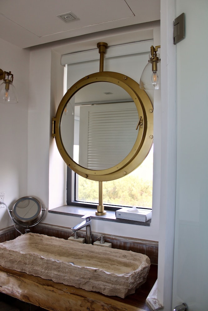 Master Seabreeze Suite - Photo 2