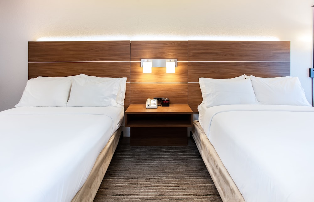 Room, 2 Queen Beds, Accessible, City View (Communication, Accessible Tub) - Photo 1