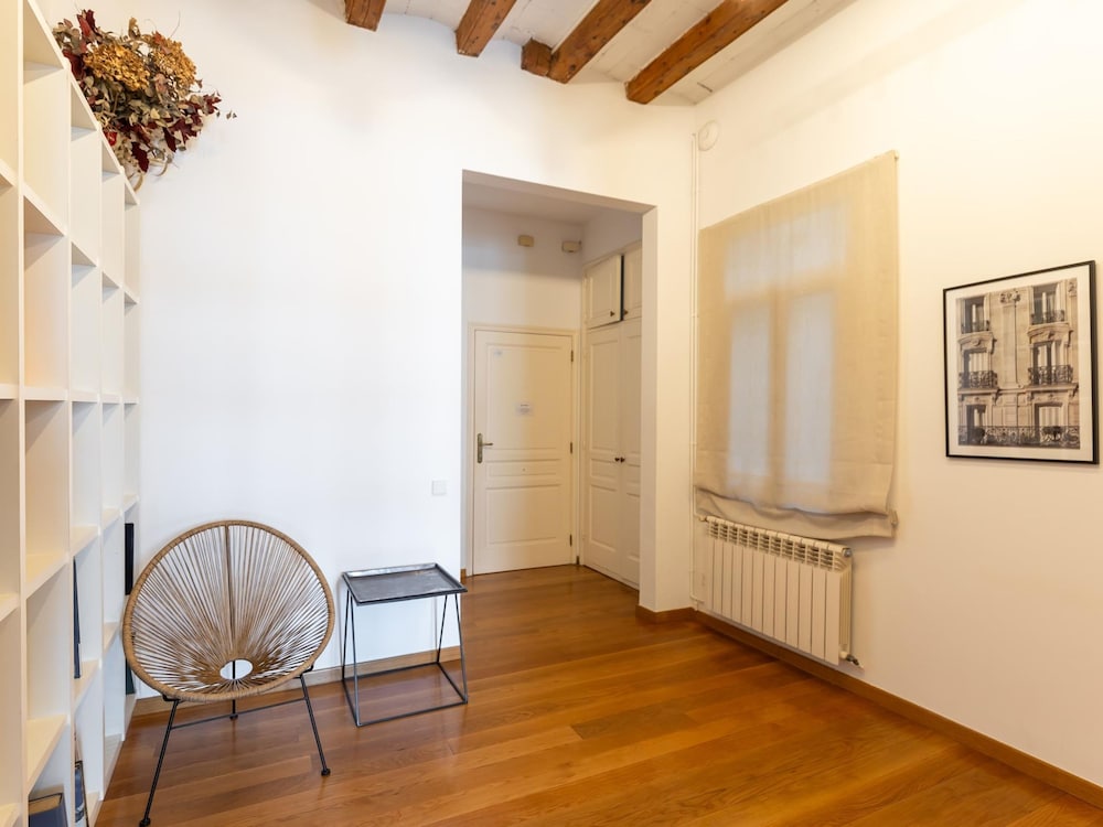 Apartment photo 2