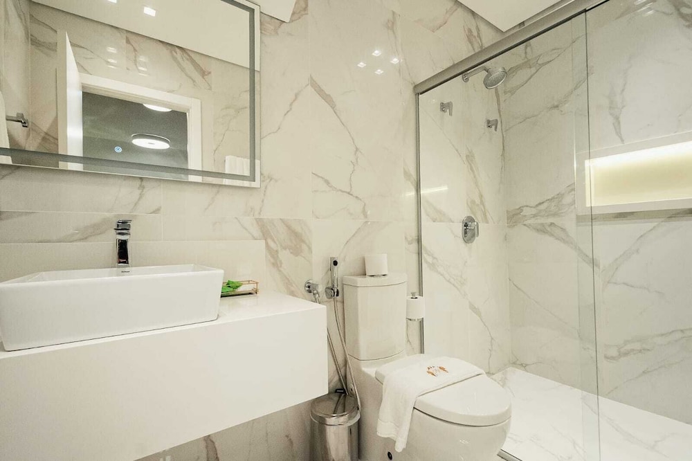 Master Suite with Whirlpool