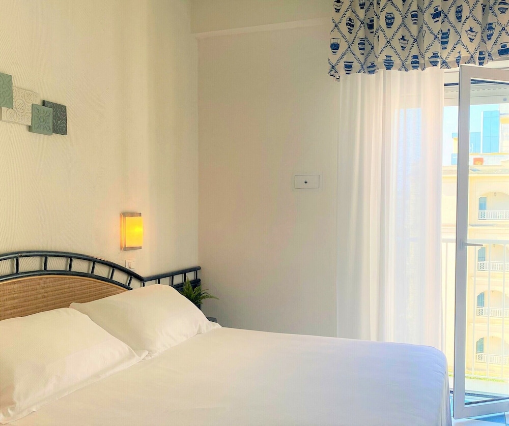 Standard Double Room, Balcony photo 2