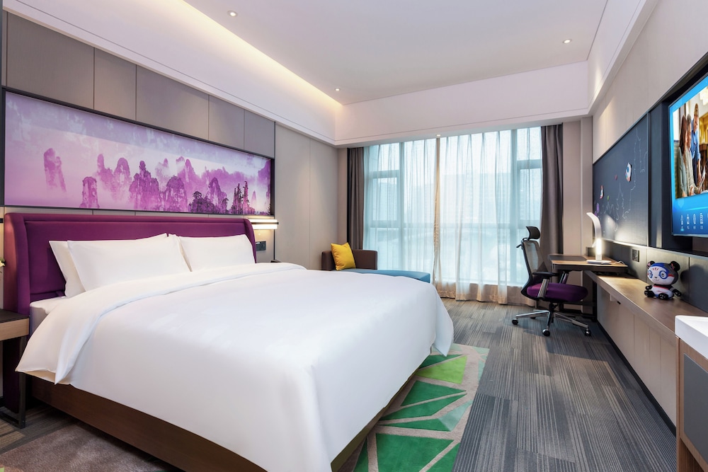 Comfort Single Room, 1 Queen Bed, Private Bathroom, City View photo 1