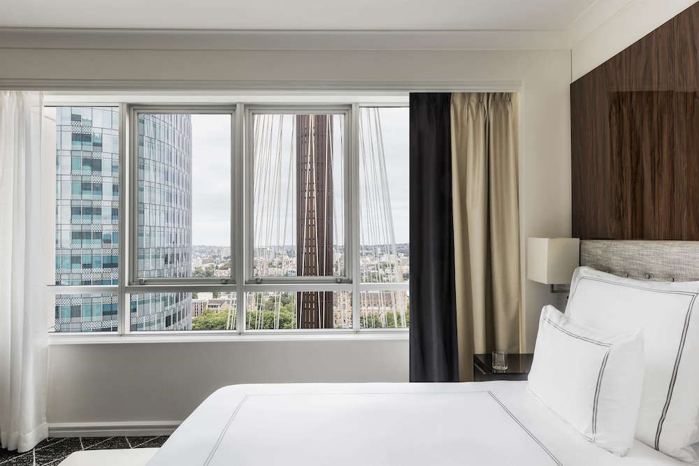 Executive Suite, 1 King Bed, Club Lounge Access