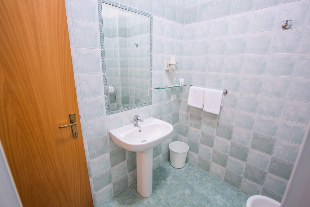 Triple Room, 1 Bedroom, Balcony photo 3