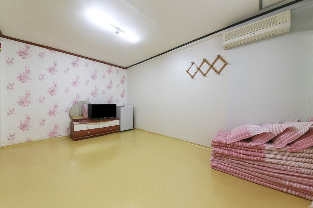 Korean Traditional Room (4 Ppl) photo 1