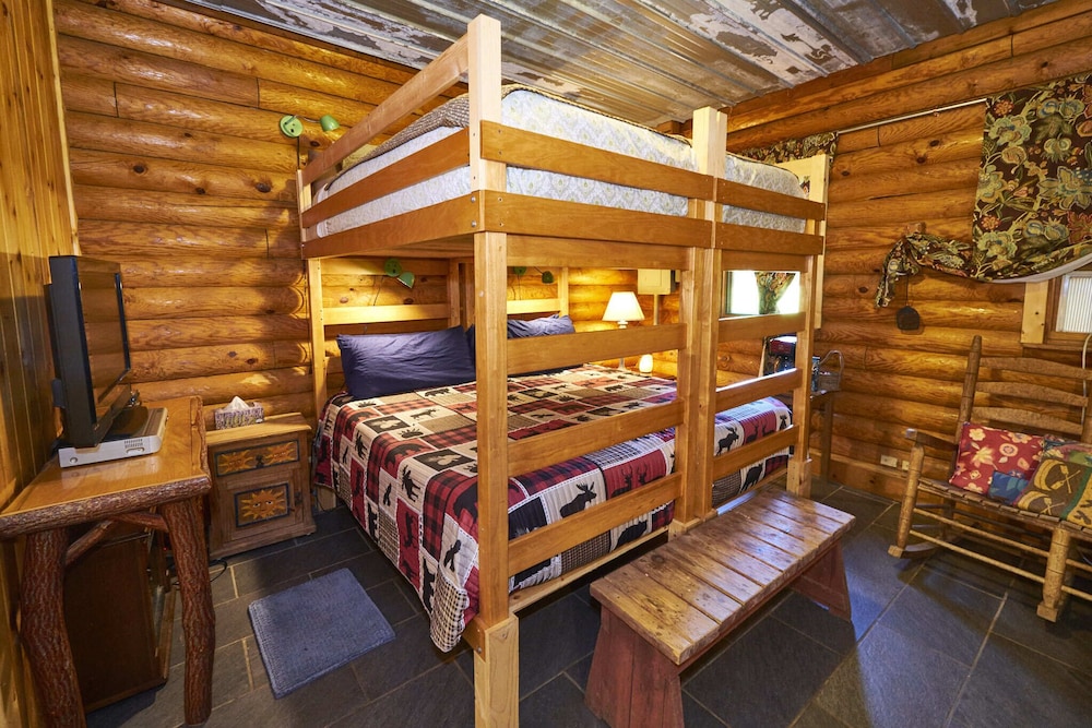 Room - Photo 1
