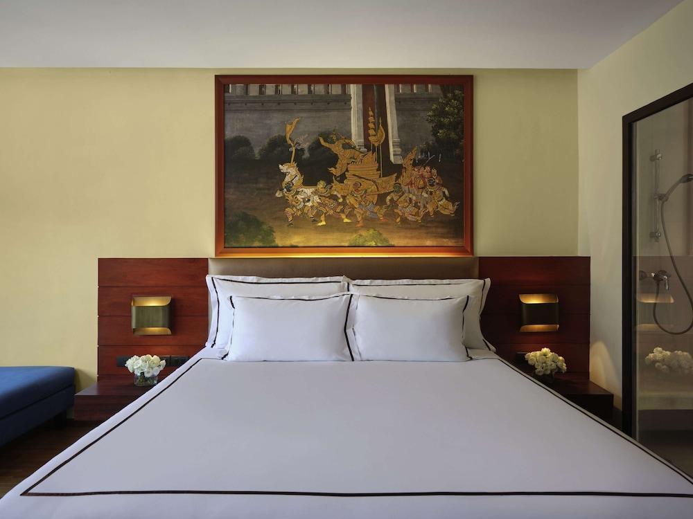 Superior Room, 1 King Bed photo 3