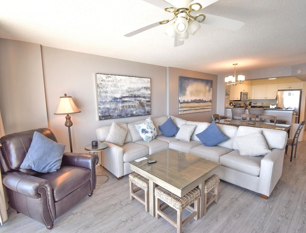 Condo, 4 Bedrooms
