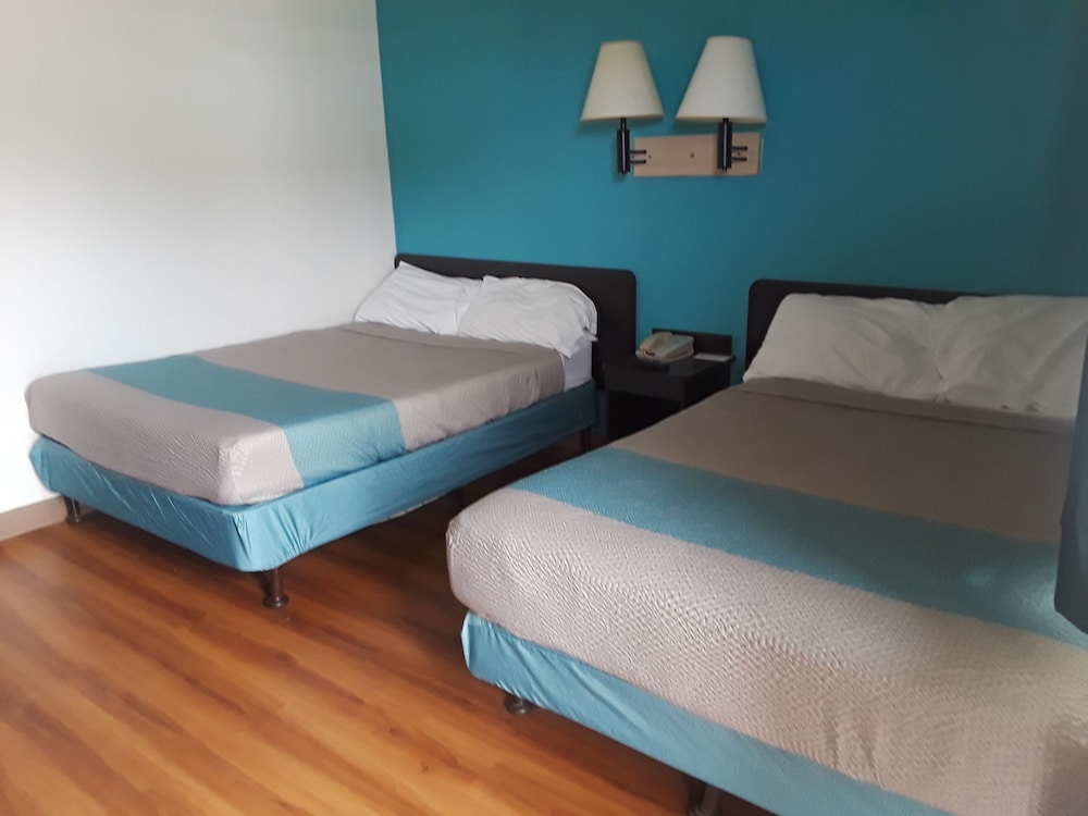 Standard Room, 2 Double Beds, Non Smoking, Refrigerator & Microwave photo 2