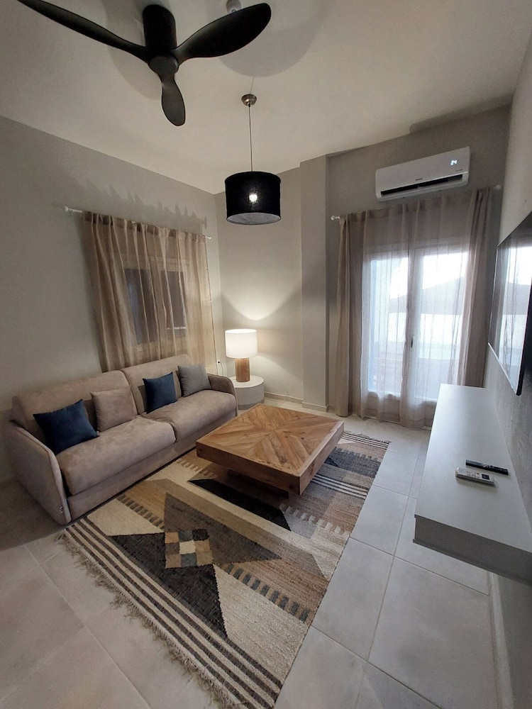 Suite, 1 Bedroom, Balcony photo 2