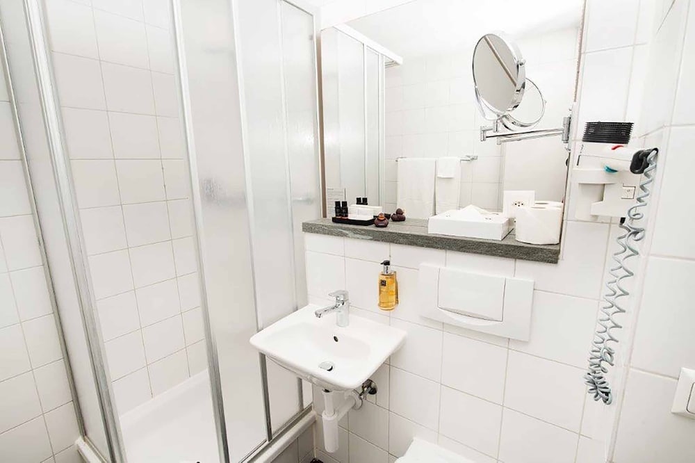 Standard Single Room - Photo 4