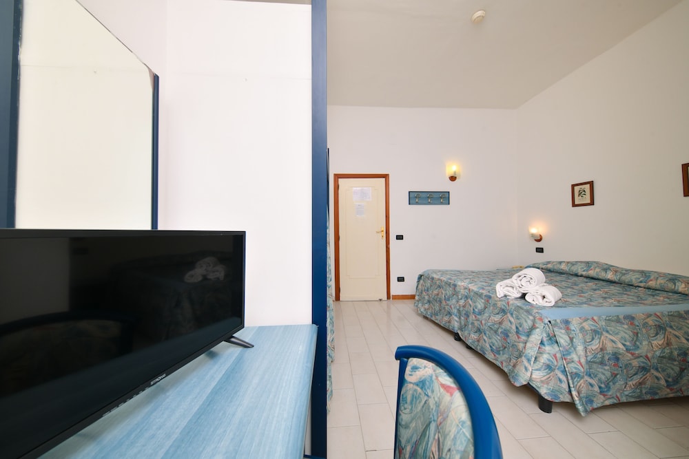 Standard Double Room, Balcony photo 3