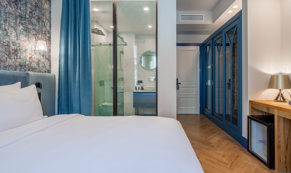 Standard Double Room, 1 Queen Bed photo 2