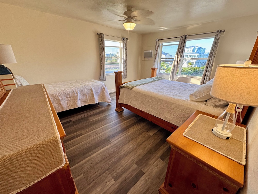 Superior Apartment, Harbor View, Overwater photo 3