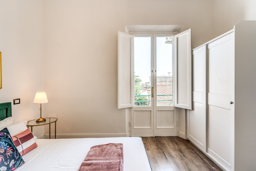 Luxury Apartment photo 2