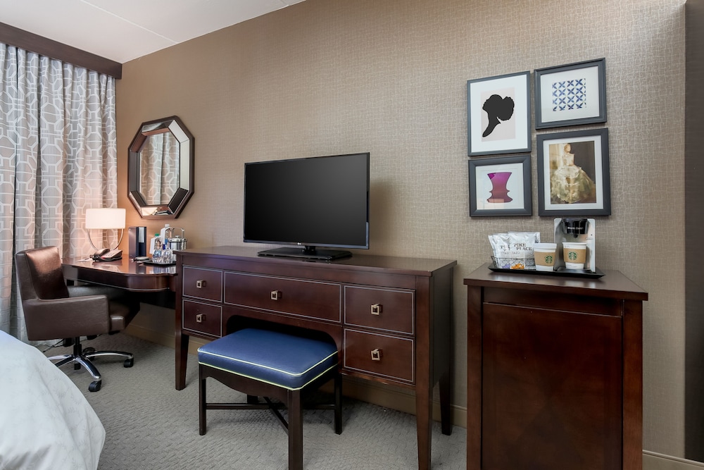 Executive Room, 1 King Bed - Photo 2