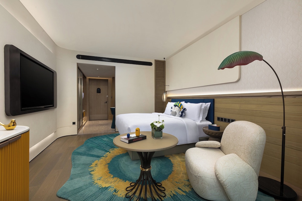 Standard Room, 1 King Bed, Balcony (Super King) photo 3