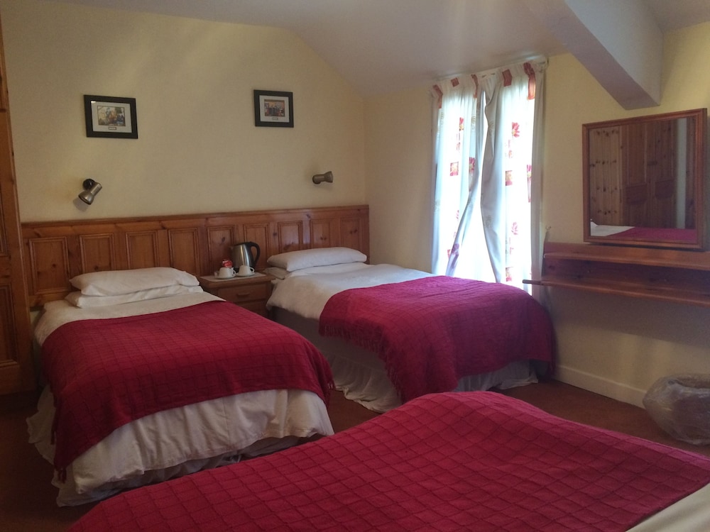 Basic Double Or Twin Room, 2 Twin Beds, Non Smoking photo 3