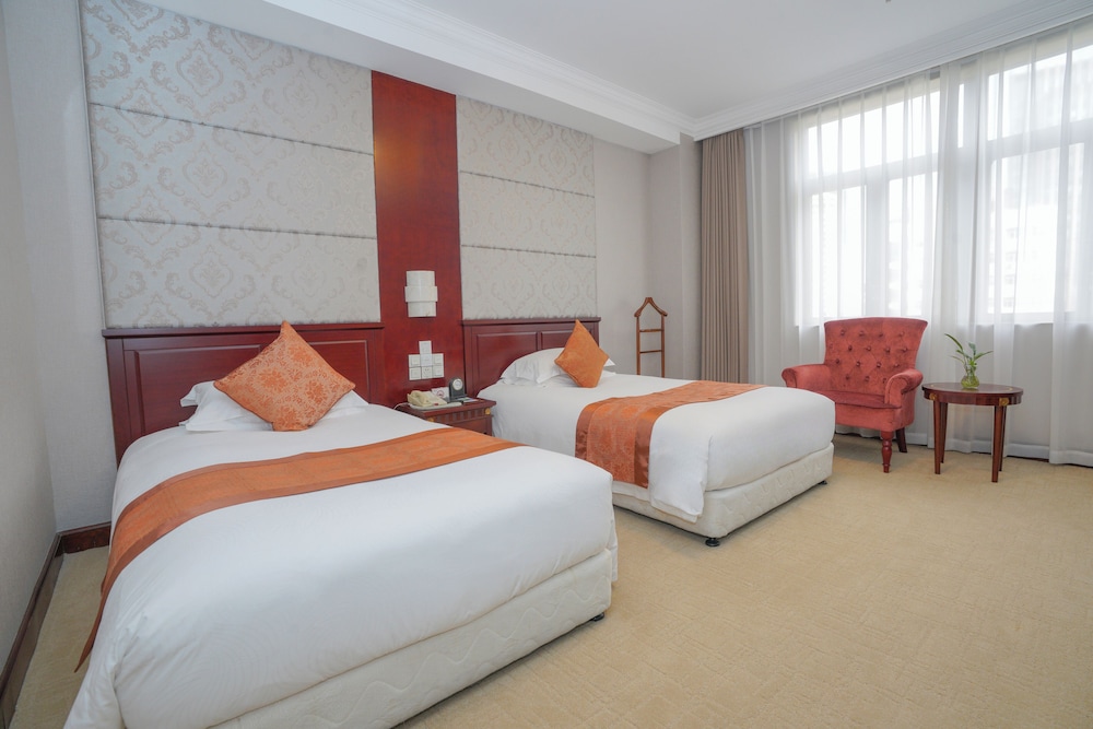 Luxury Room, 2 Twin Beds, City View photo 3