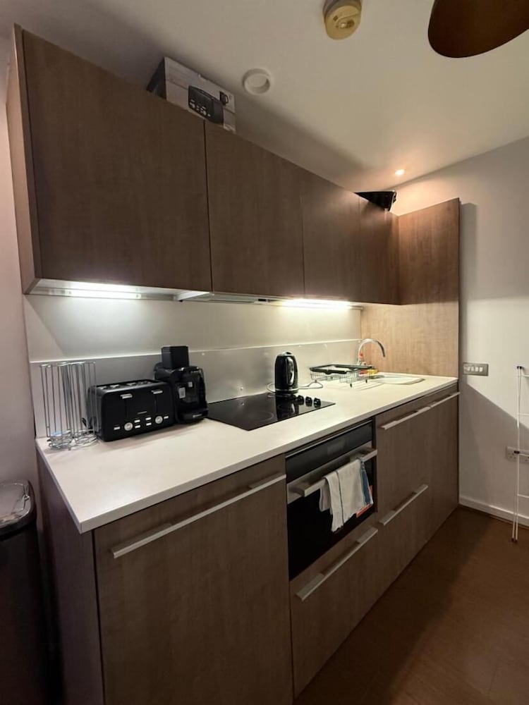 Spacious 3-br Apt in Central, Birmingham, Foto 11