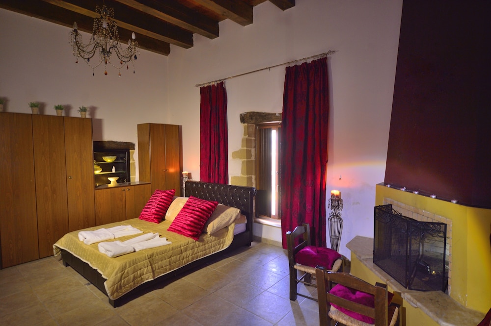 Deluxe Villa, 3 Bedrooms, Mountain View (Triantafilo)