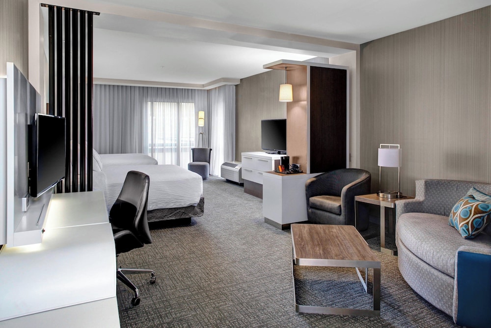 Suite, Multiple Beds