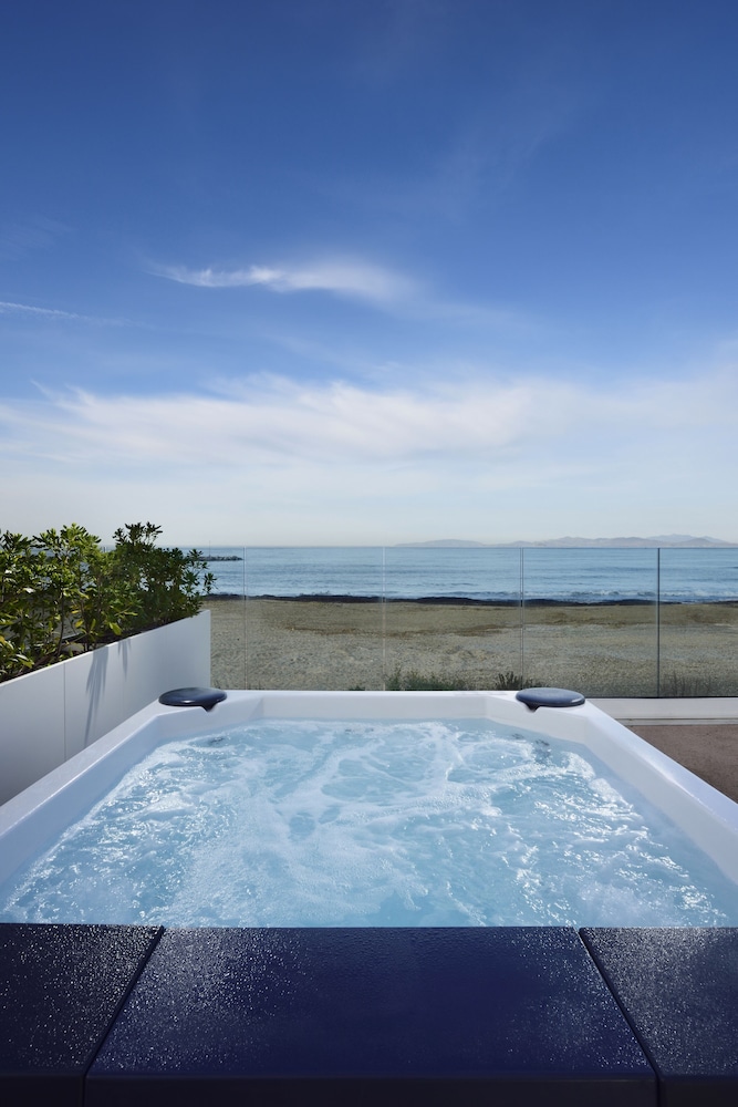 Suite, 2 Bedrooms, Jetted Tub, Sea View photo 2