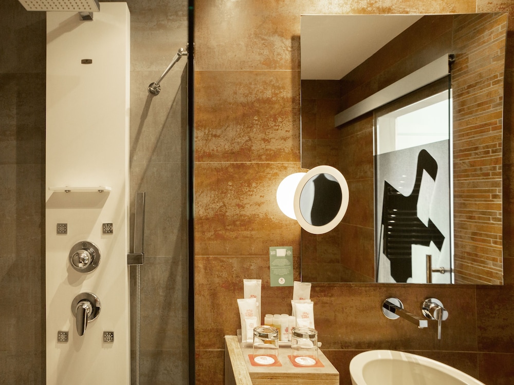 Superior Quadruple Room, Balcony, Sea View - Photo 7