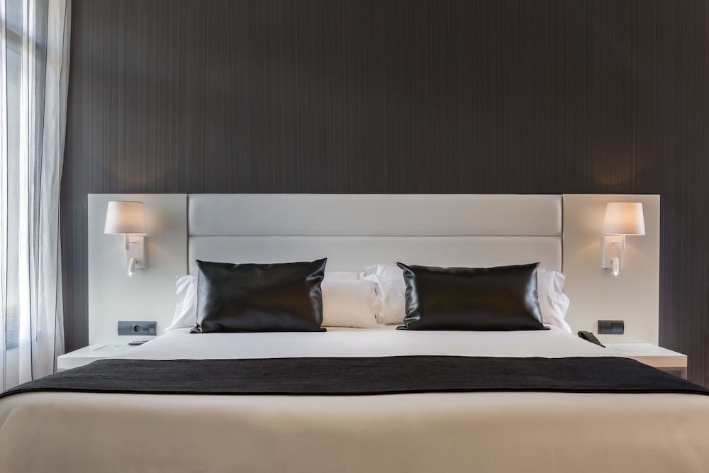 Double Room - Photo 2