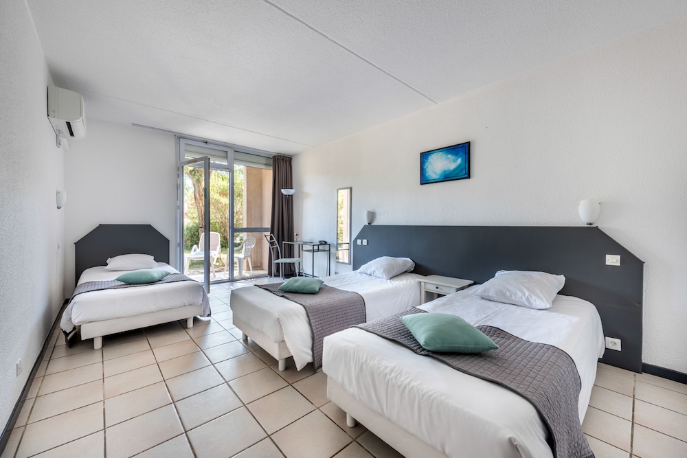 Triple Room, Pool View