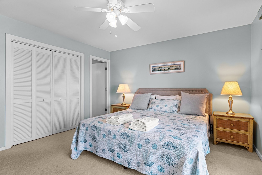 Condo, 2 Bedrooms