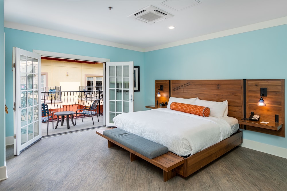 Standard Room, 1 King Bed photo 1