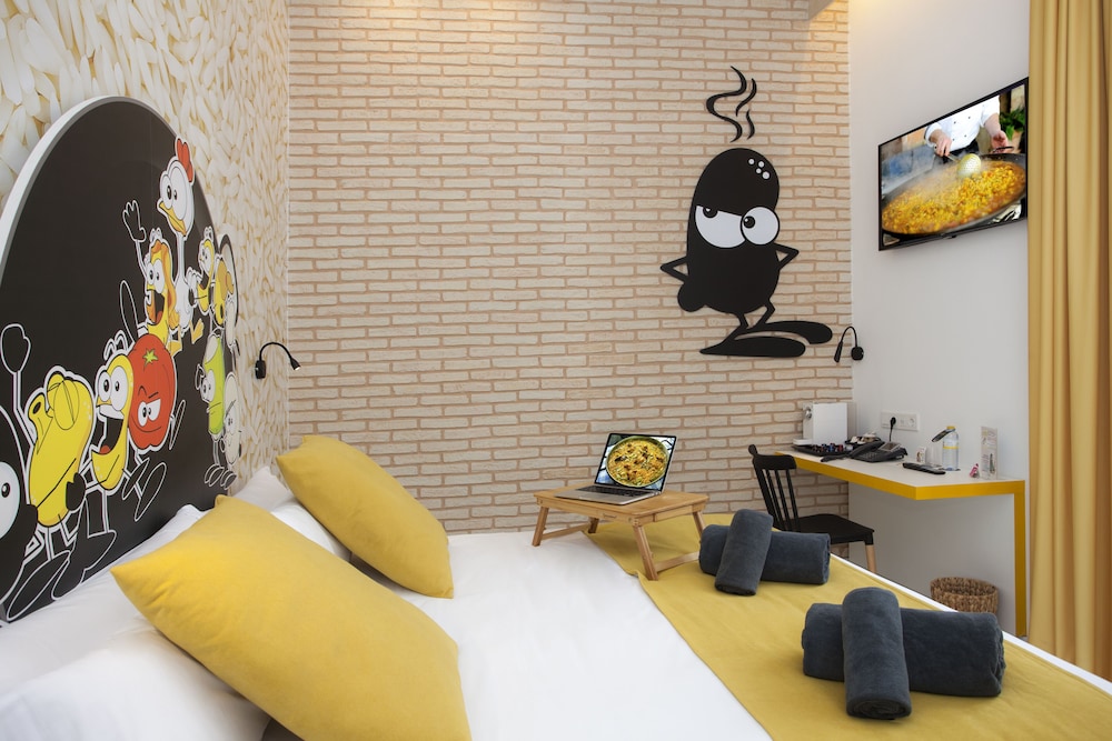 Superior Double Room thumbnail 5