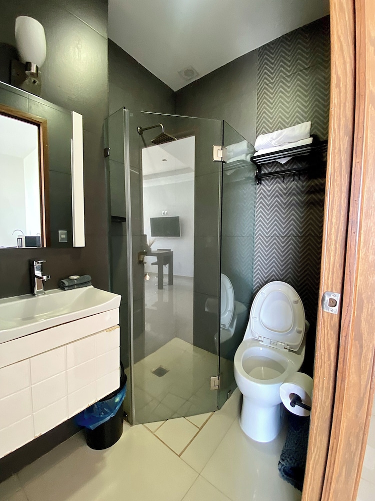 Standard Suite, City View photo 3