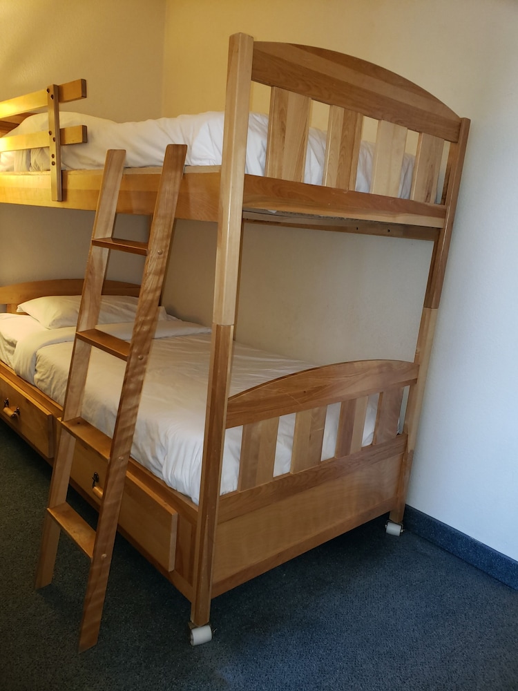 Upgraded, Room, 1 King Bed - Photo 2