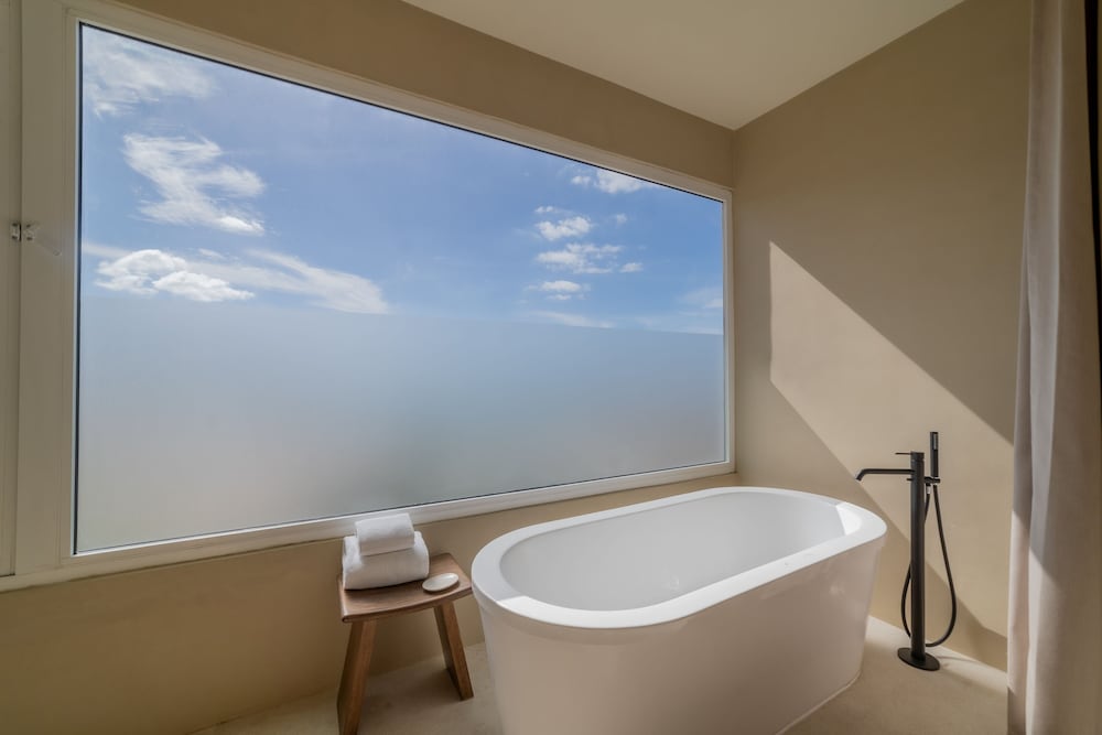 Suite, 1 Bedroom, Sea View - Photo 7