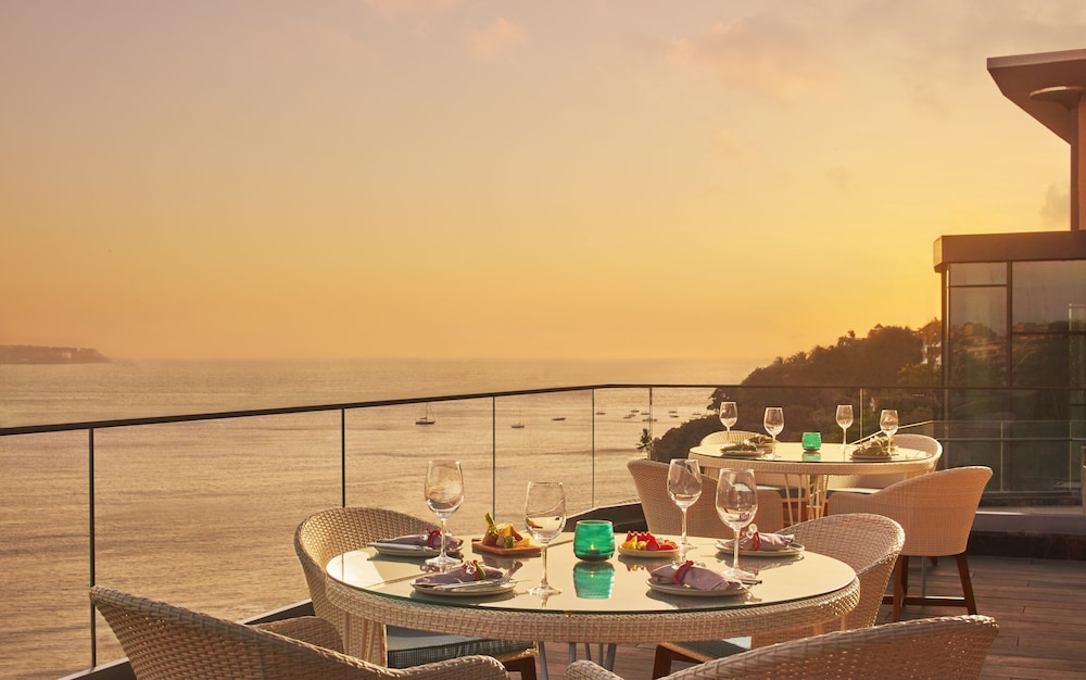 Club Room, 1 King Bed, Sea View (Taj)