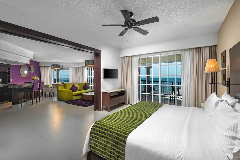 Three Bedroom Suite - Photo 1
