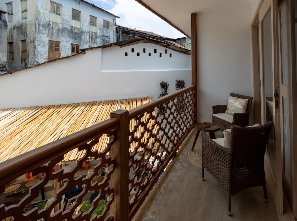 Signature Suite