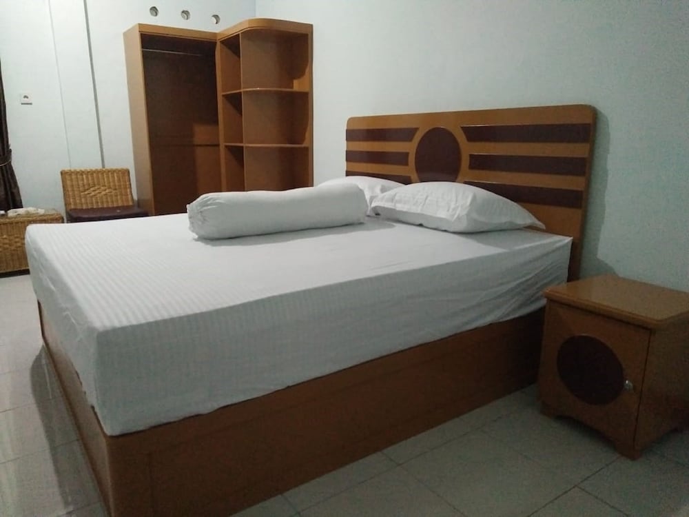 Standard Double Room - Photo 8
