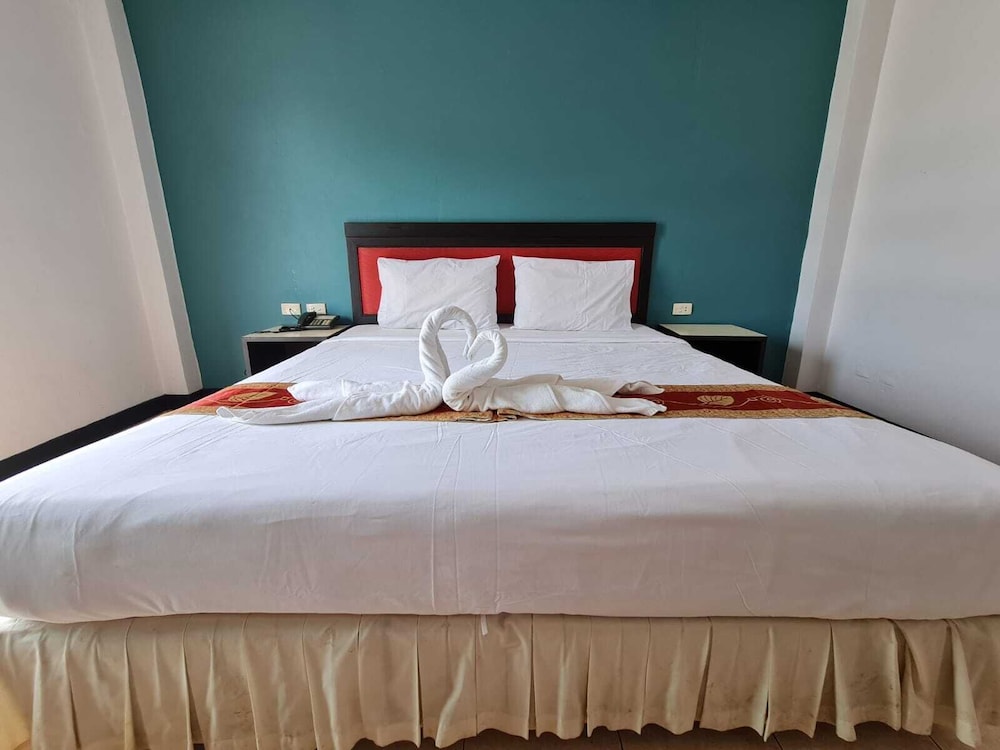 Superior Double or Twin Room - Photo 16