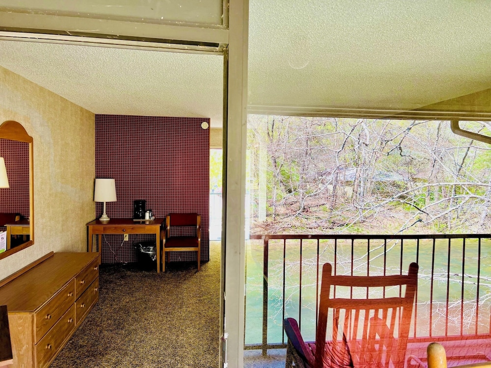 Double Room, Balcony, River View photo 1