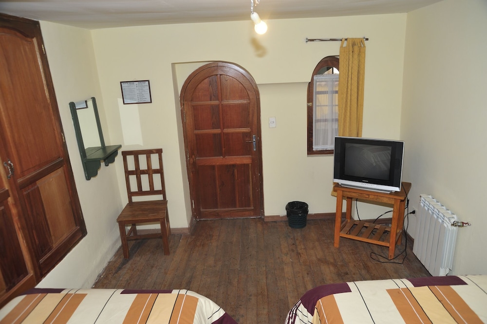 Double Room, 2 Twin Beds, Shared Bathroom photo 3