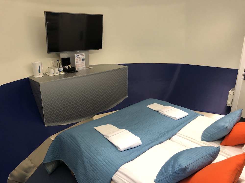 Comfort Twin Room (Black Box) photo 2