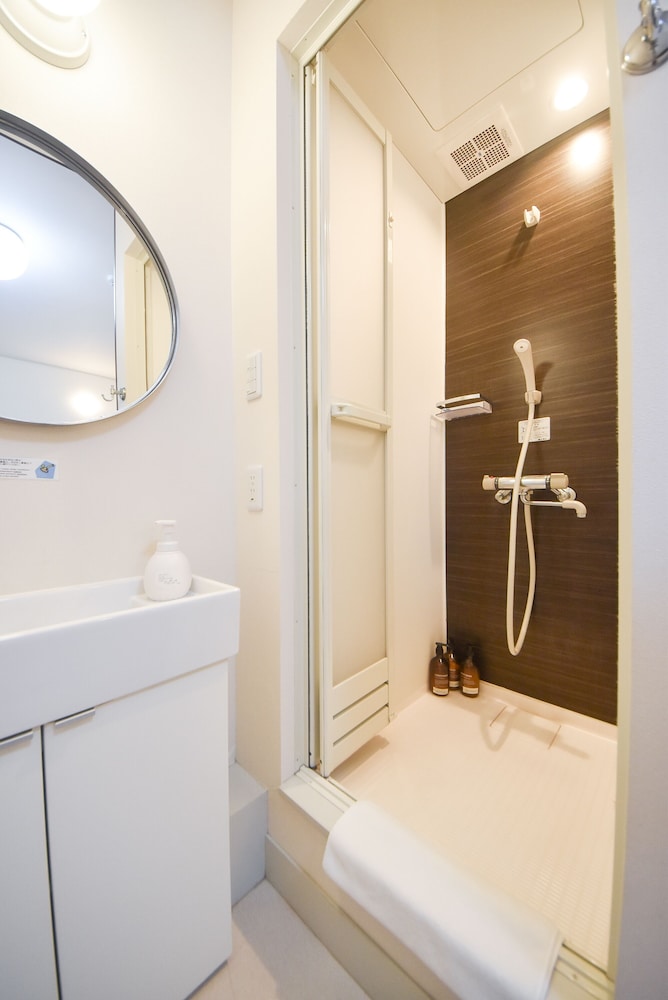 Basic Double Room, 1 Double Bed, Non Smoking, Mezzanine - Photo 3