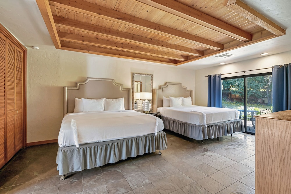 Room, Poolside (Double King)